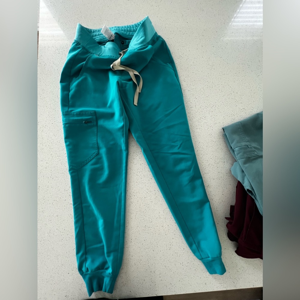 Figs scrubs set